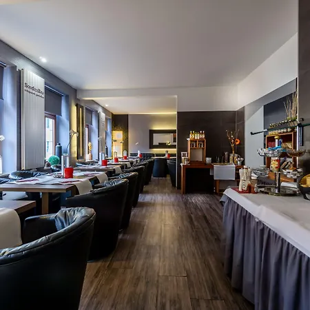 Отель Sl'otel - Stadthotel - Voll Klimatisiert 3*