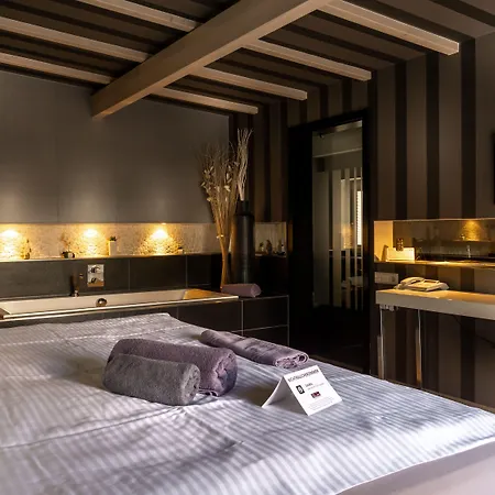 Отель Sl'otel - Stadthotel - Voll Klimatisiert Бернбург