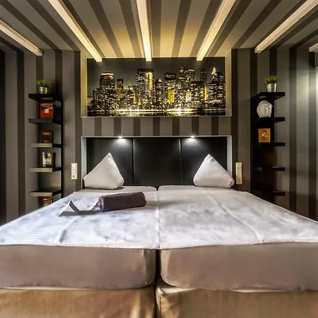 호텔 Sl'otel - Stadthotel - Voll Klimatisiert 베른부르크