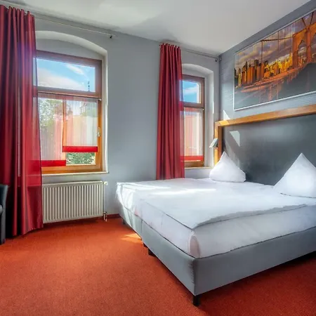 Отель Sl'otel - Stadthotel - Voll Klimatisiert 3*