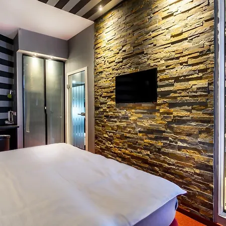 Hotel Sl'otel - Stadthotel - Voll Klimatisiert 3*