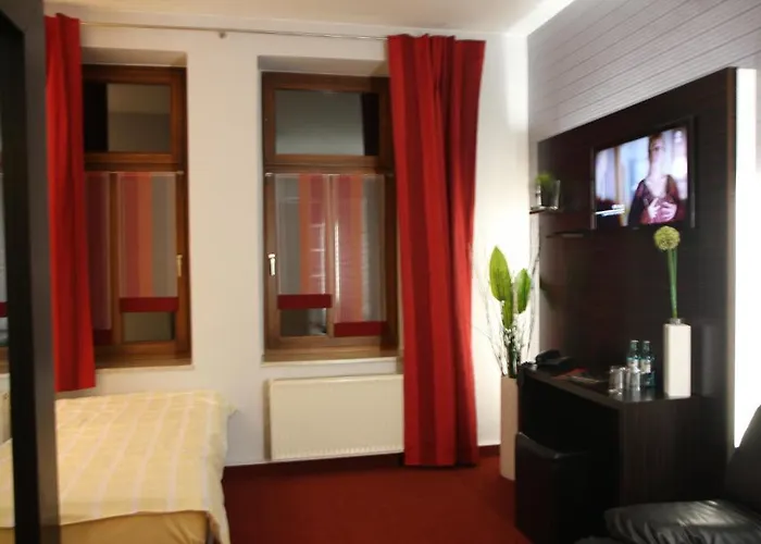 Hotel Sl'otel - Stadthotel - Voll Klimatisiert 3*