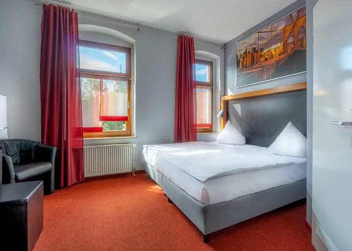 Hotel Sl'otel - Stadthotel - Voll Klimatisiert 3*